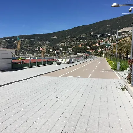 شقة Anna A 50 Metri Dal Mare *